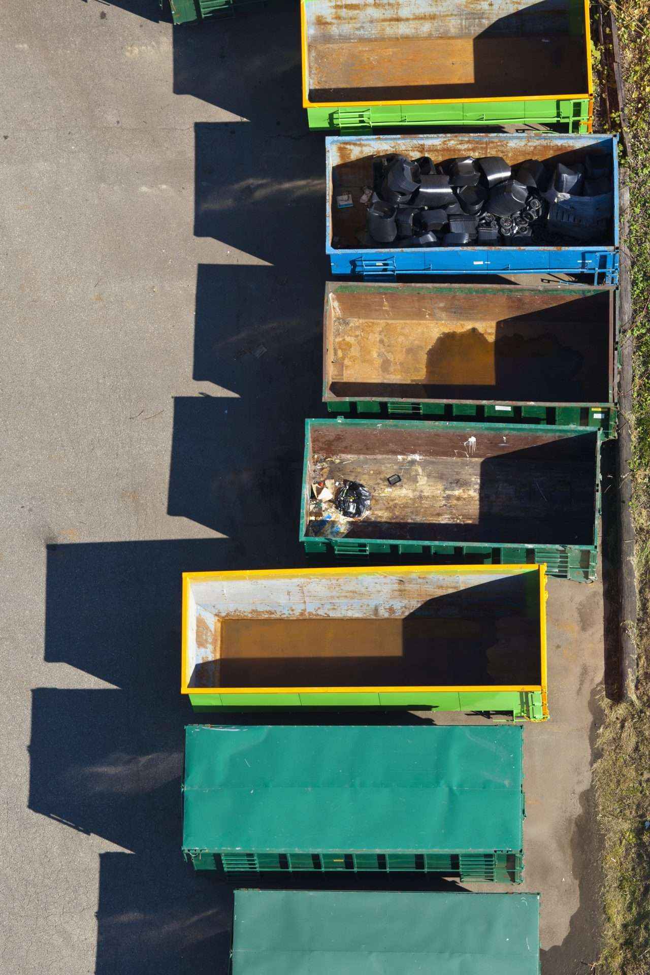 Home 7 metal trash containers 2025 04 04 02 37 31 utc scaled